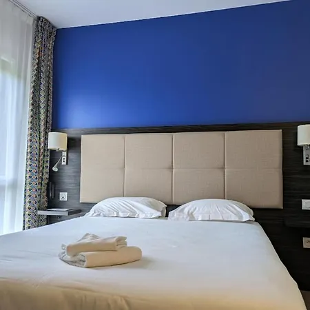 Hotel The Originals City, La Verriaire, Cholet Sud